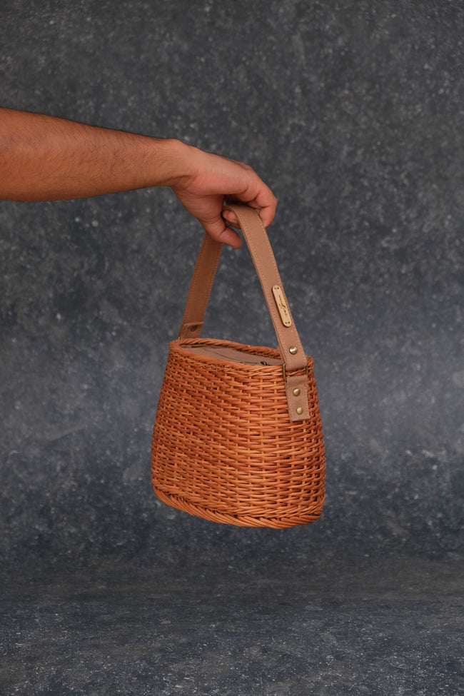 Eco-Chic Kuri Wicker Bag: Fashion Meets Functionality
