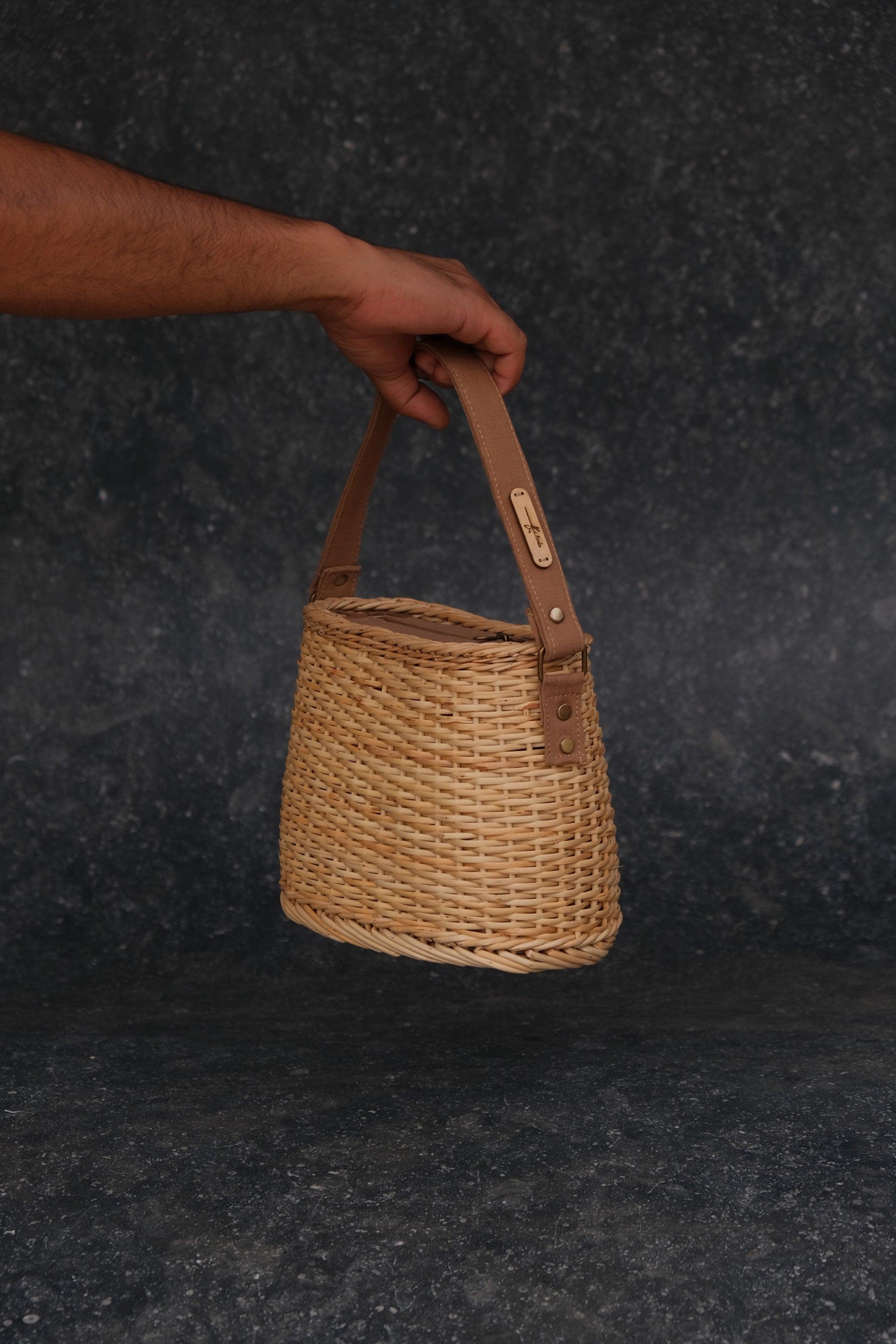 Eco-Chic Kuri Wicker Bag: Fashion Meets Functionality