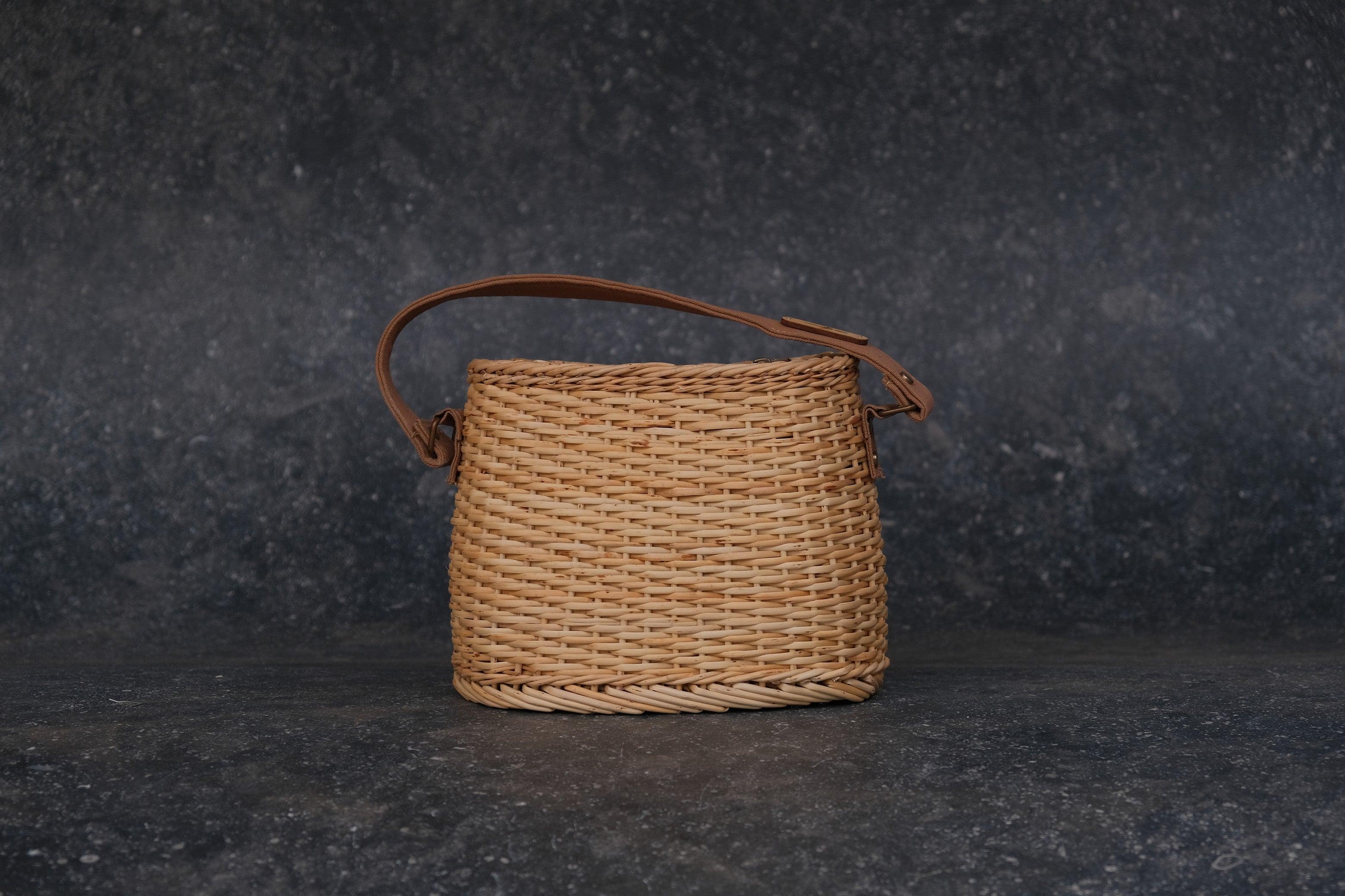 Eco-Chic Kuri Wicker Bag: Fashion Meets Functionality